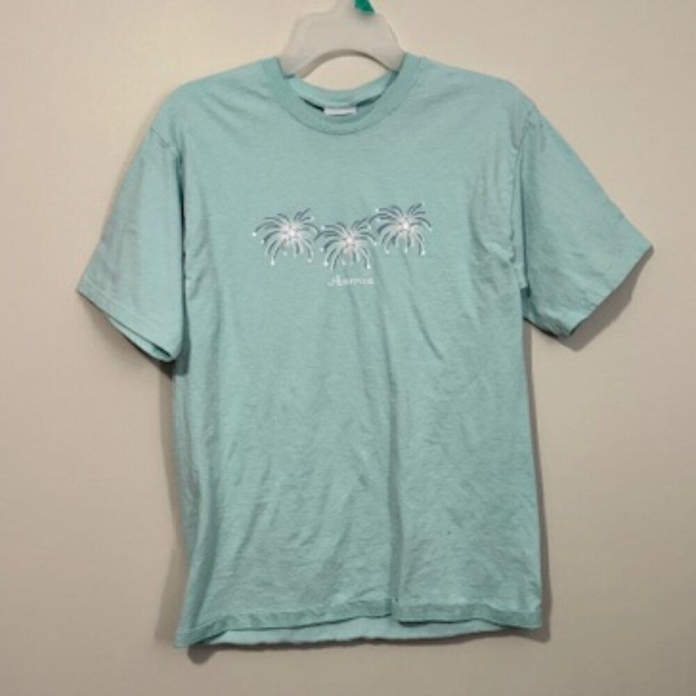 USED Woman's Short Sleeve Shirt America w Fireworks Color Light Green Size Med